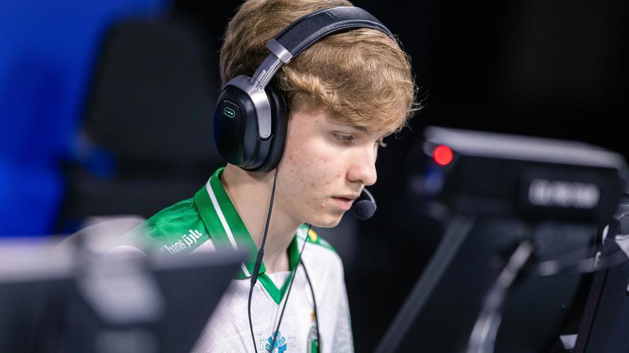 才跃居榜首 才跃居榜首